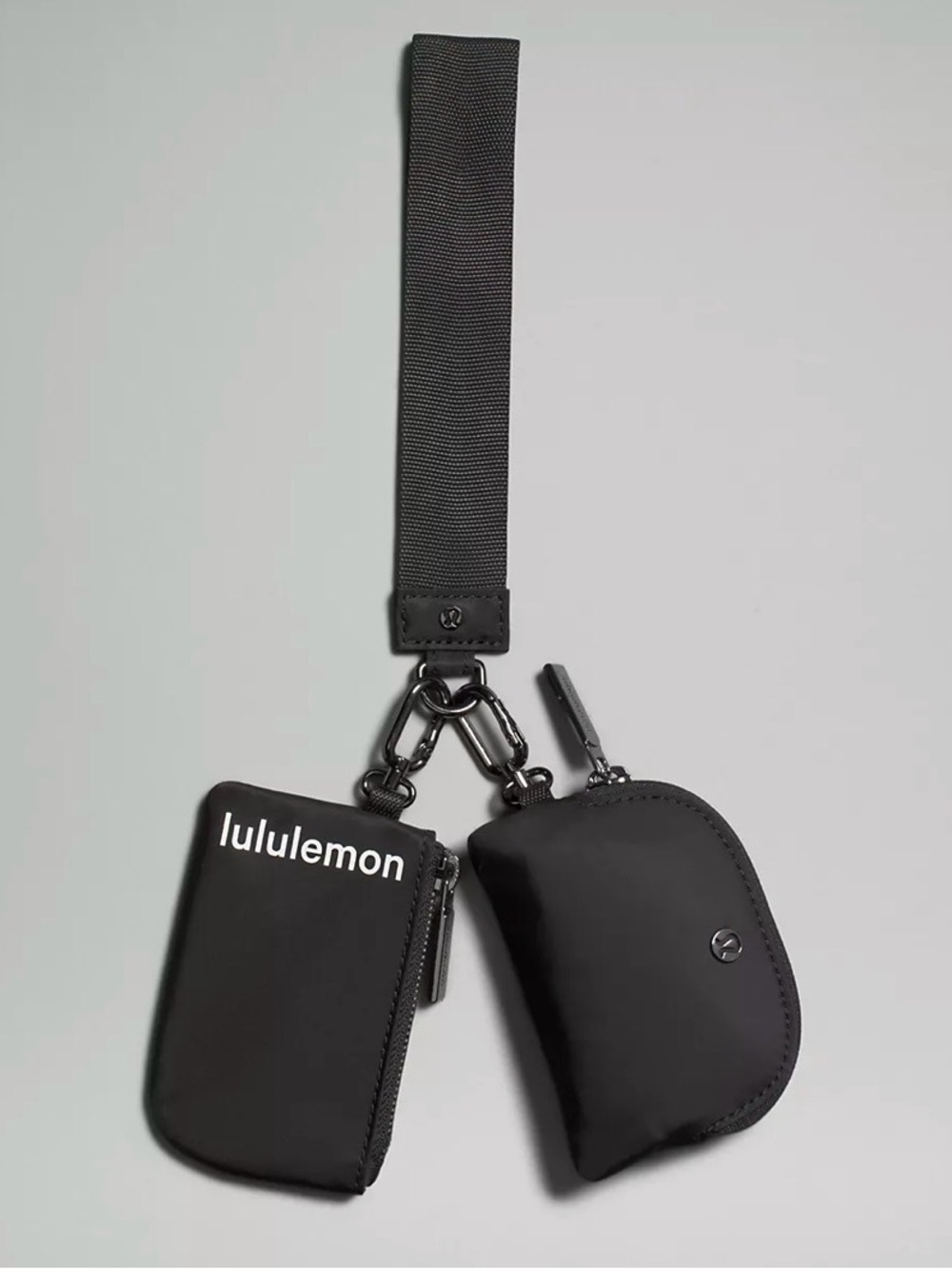NWT Lululemon dual pouch wristlet in black